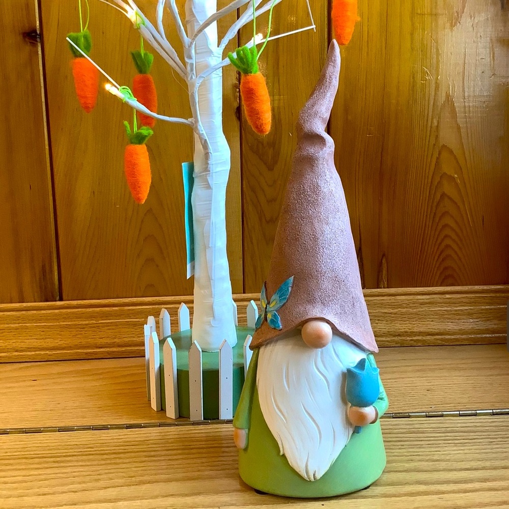 Simply Spring Resin Gnome With Flower